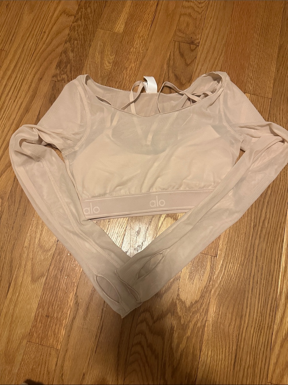 Alo Women’s airlift Long-Sleeve Mesh Crop Top airbrush legging set in macadamia